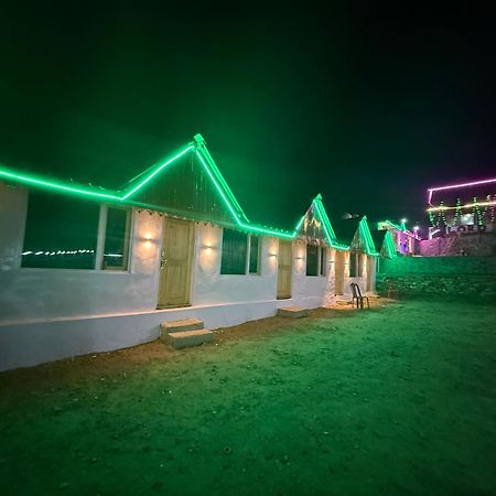 Lord Shiva Dimension Hotell Tosh Exteriör bild