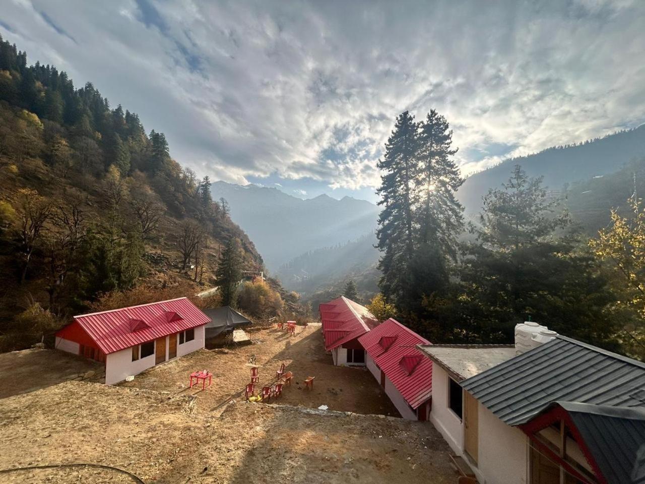 Lord Shiva Dimension Hotell Tosh Exteriör bild