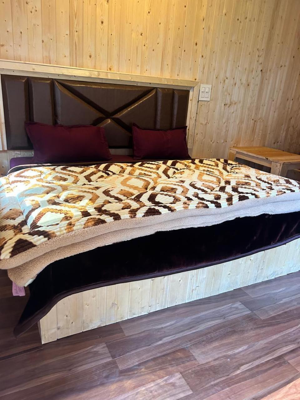 Lord Shiva Dimension Hotell Tosh Exteriör bild