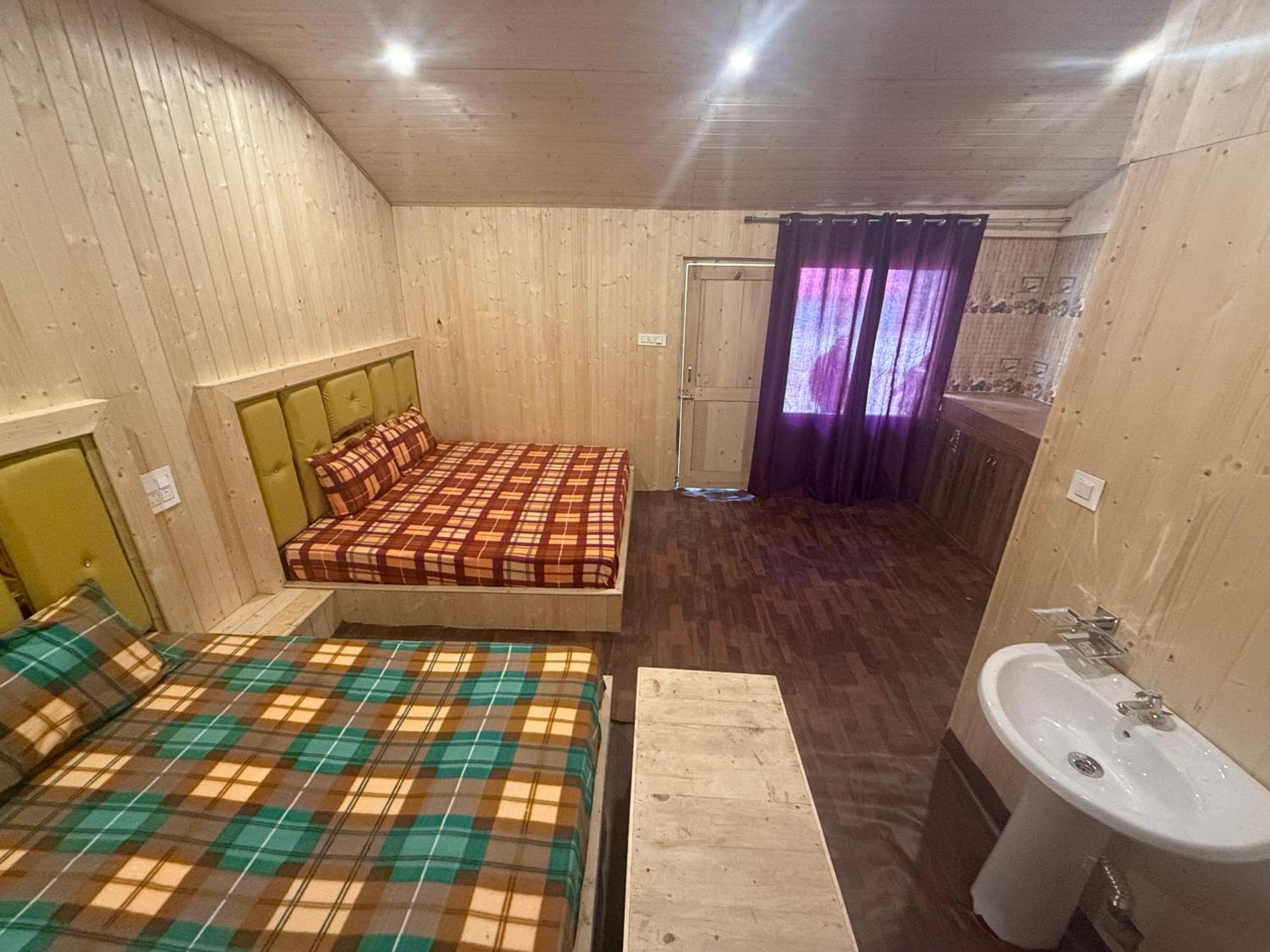Lord Shiva Dimension Hotell Tosh Exteriör bild