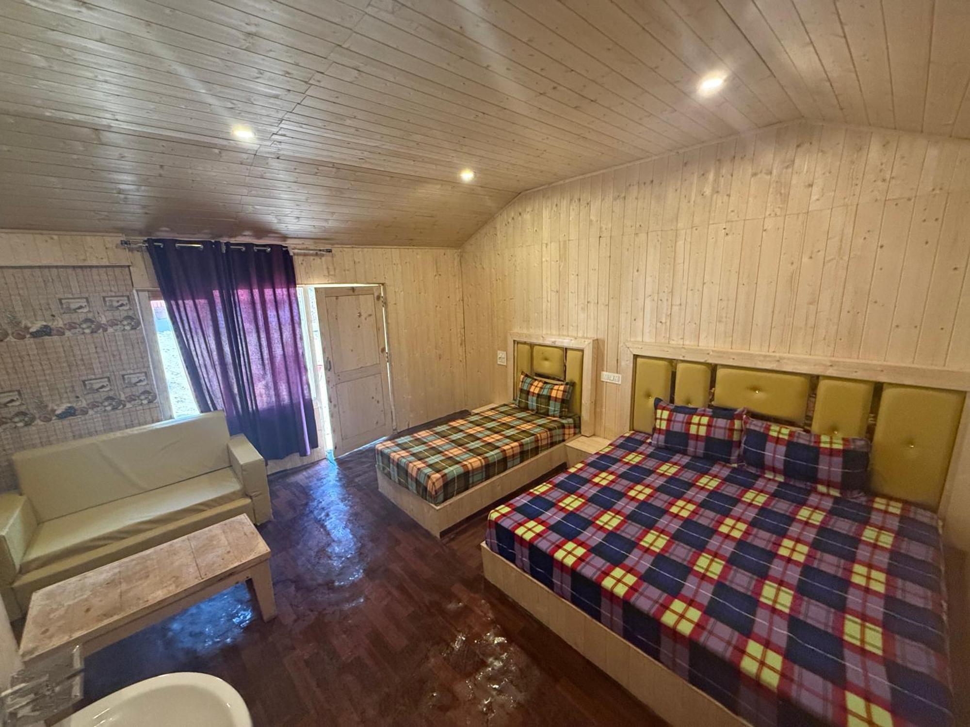 Lord Shiva Dimension Hotell Tosh Exteriör bild