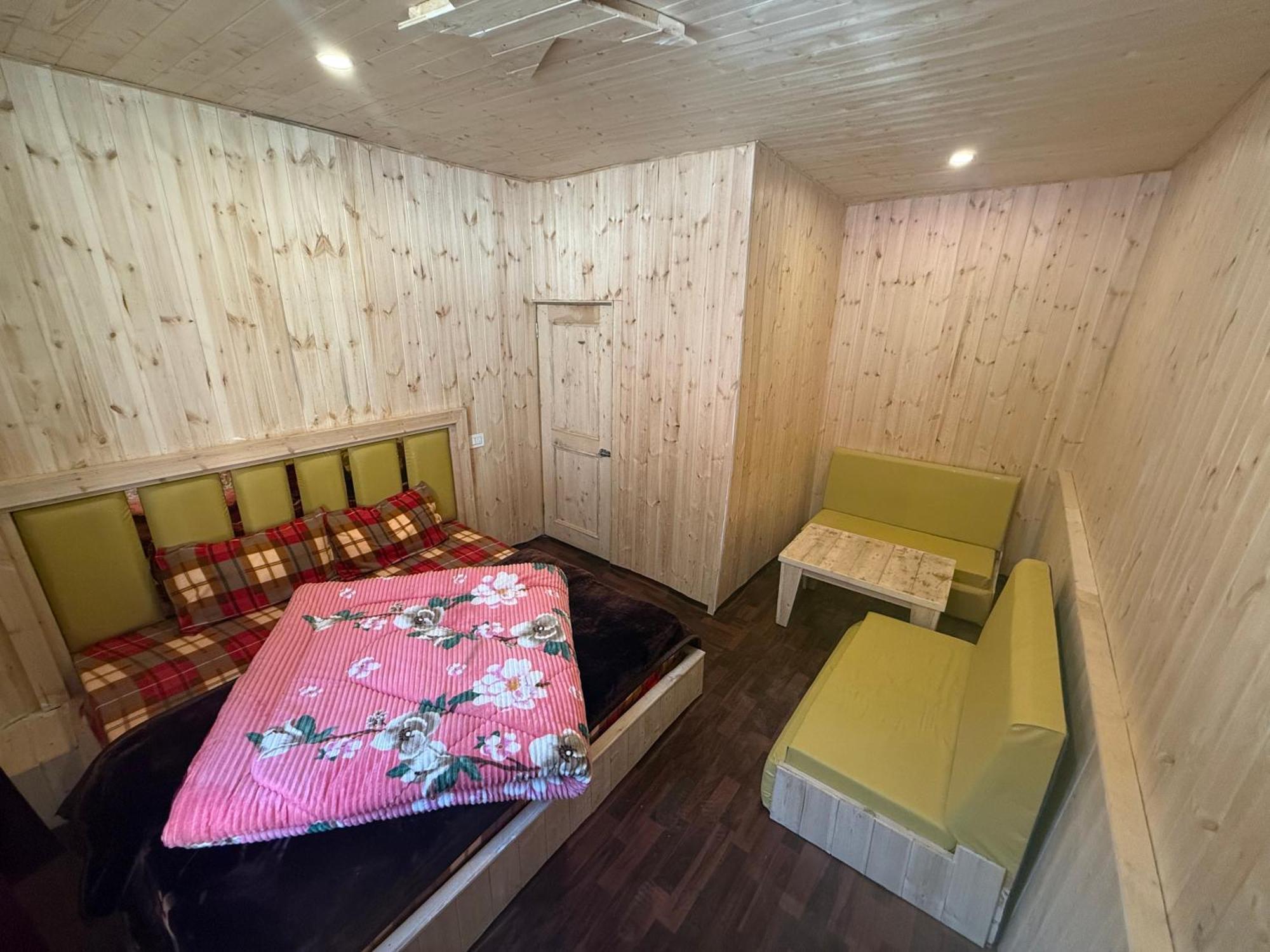 Lord Shiva Dimension Hotell Tosh Exteriör bild