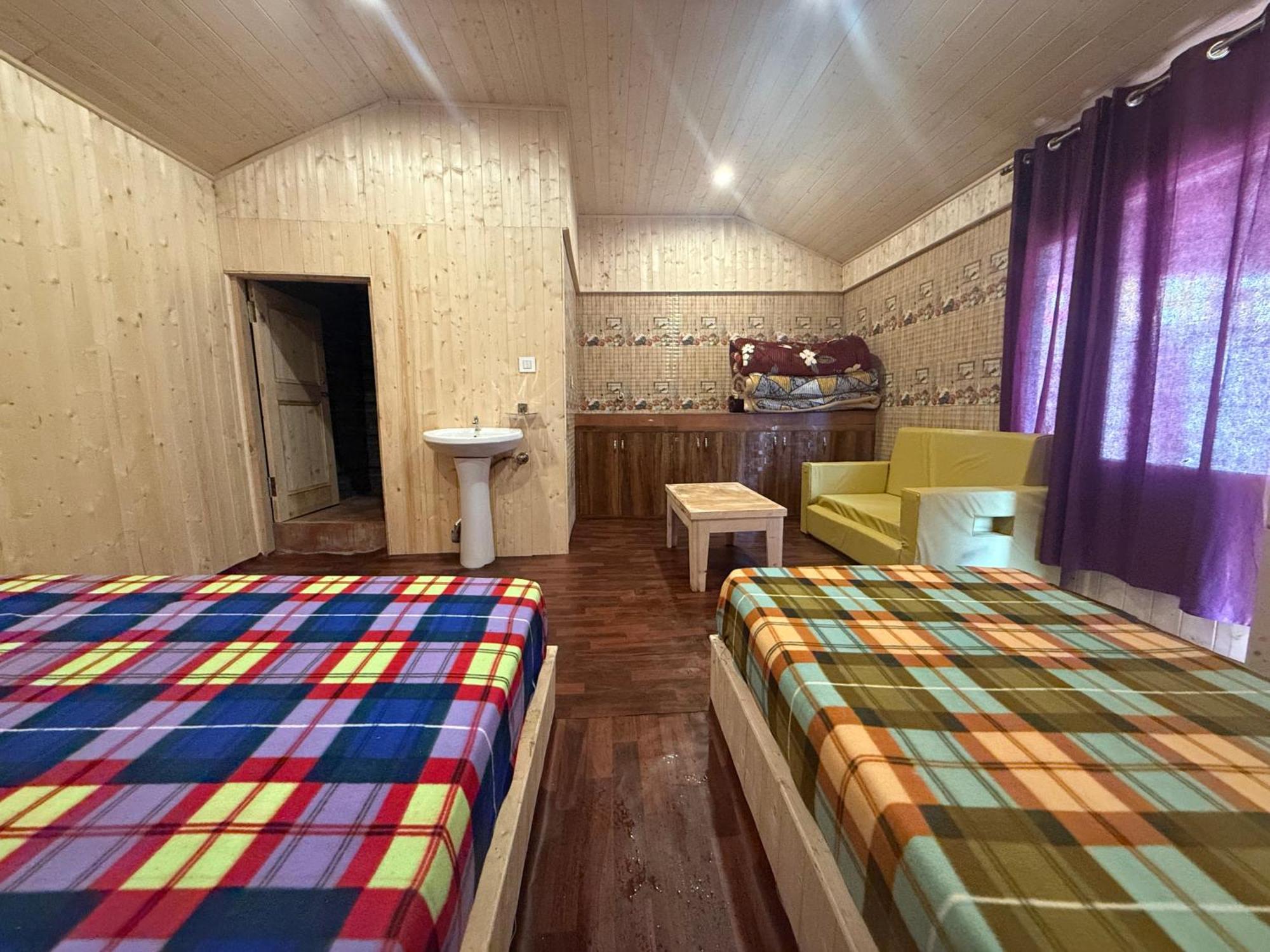 Lord Shiva Dimension Hotell Tosh Exteriör bild